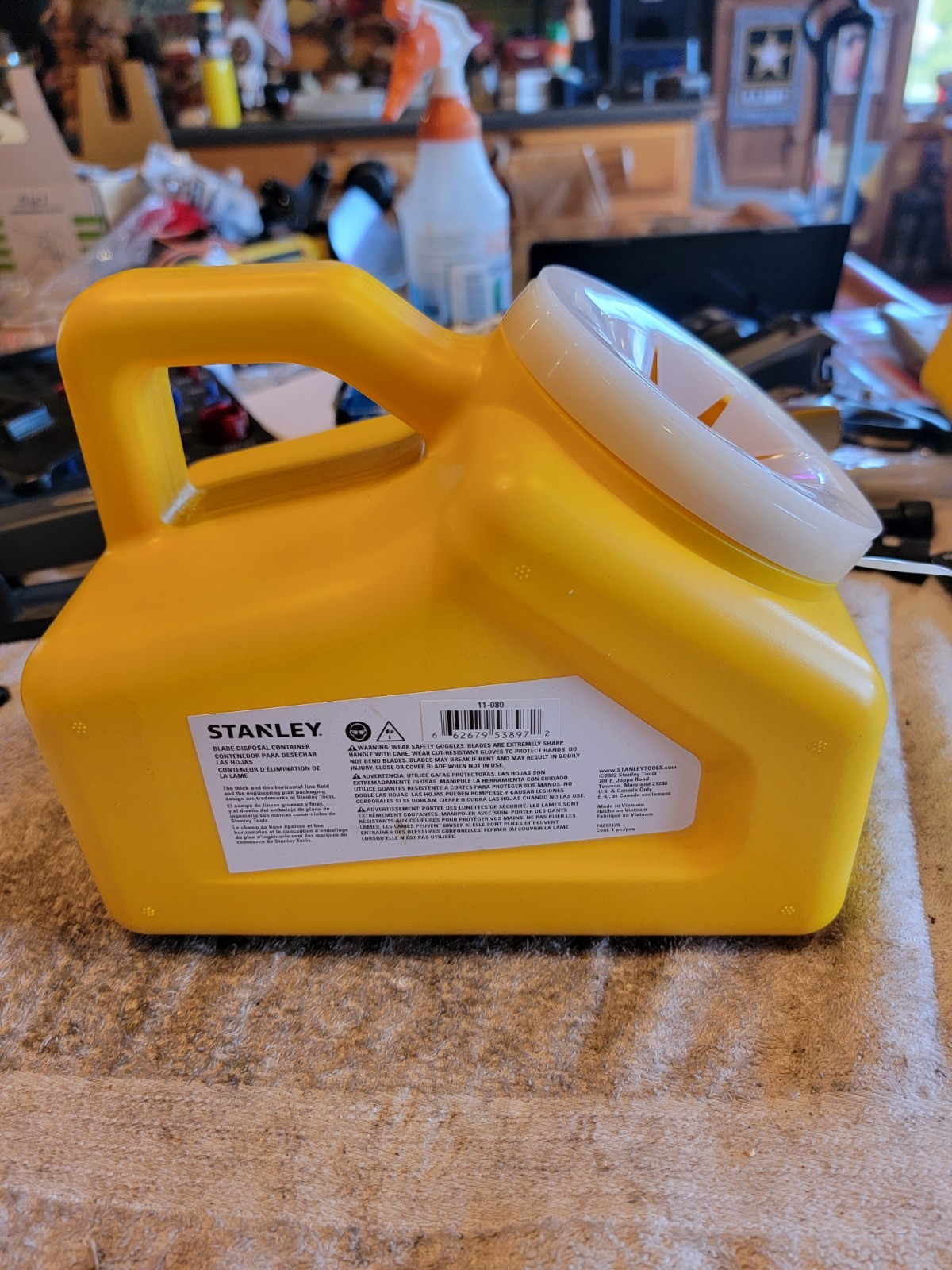 Stanley Blade Disposal Container, Puncture Resistant Safe Sharp Blade 11-080
