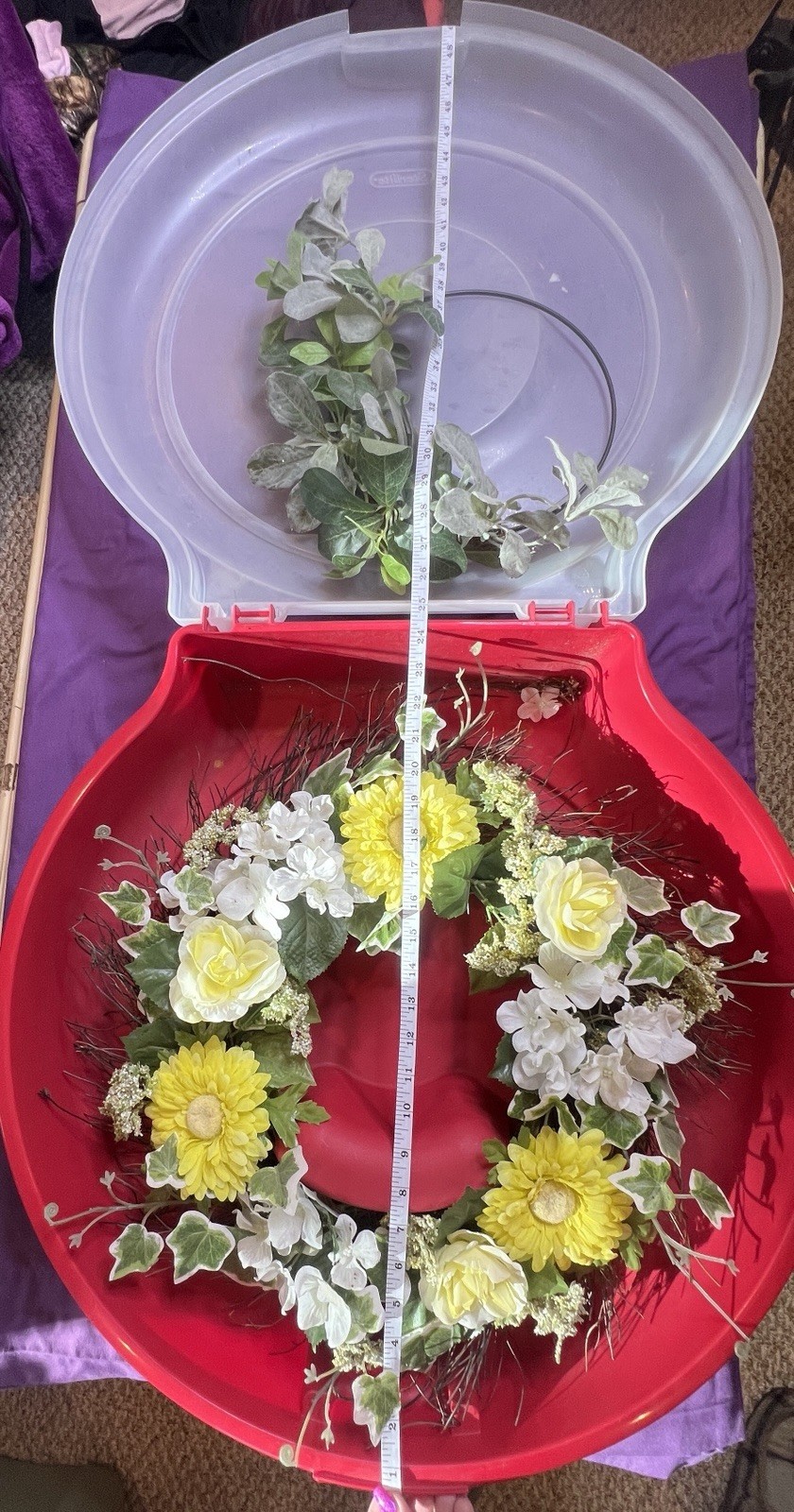 Sterilite Plastic 24” Wreath Storage Box Container w/Handle & 2 Wreaths