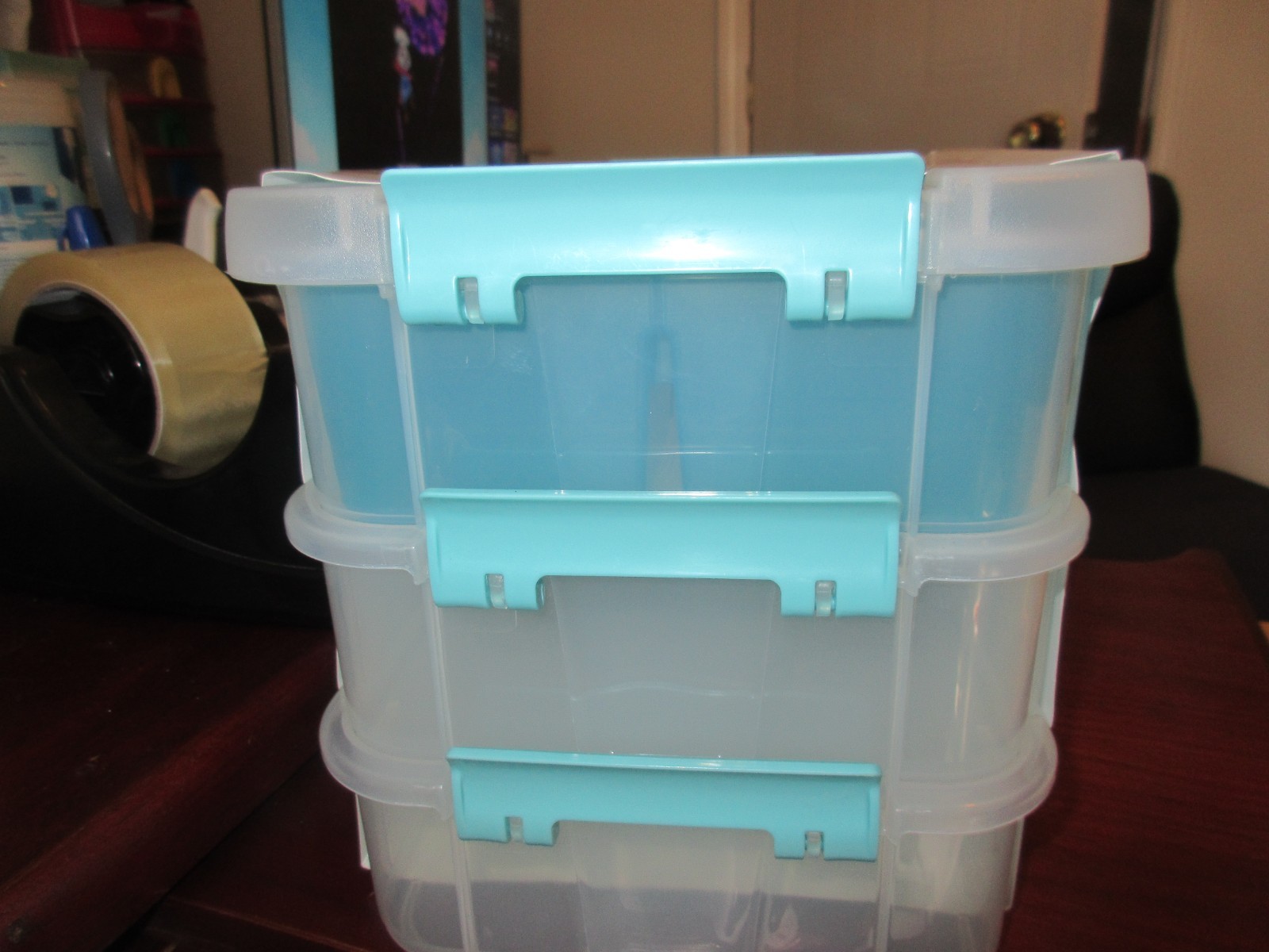 Sterilite 1413 SLV86-clear Stack & Carry – 3 Layer Box, Clear Lid & Blue Handle,