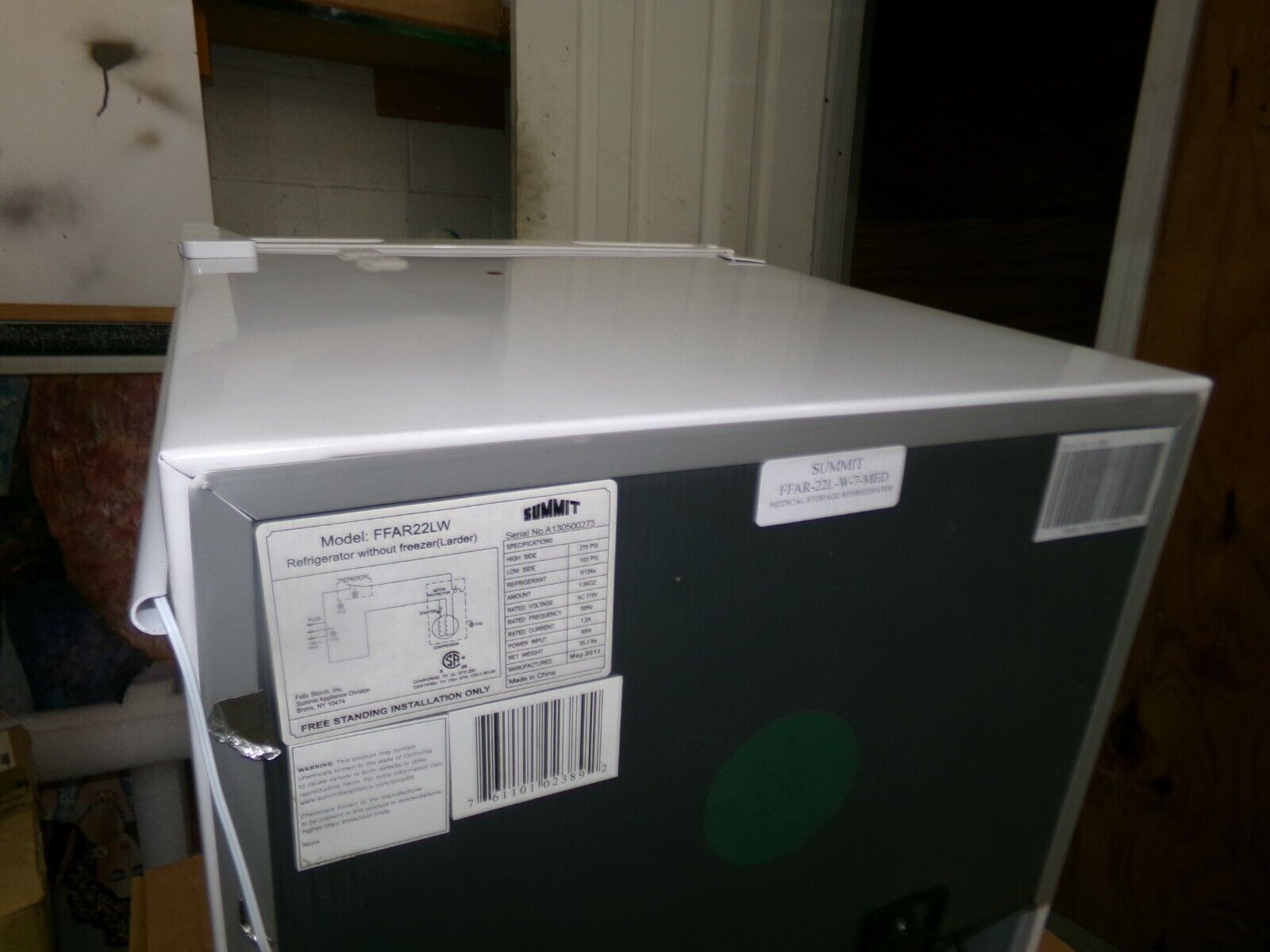 Summit FFAR22LW Compact All-Refrigerator 20.5&Prime; H x 17.38&Prime; W x 19.0&Prime; D New