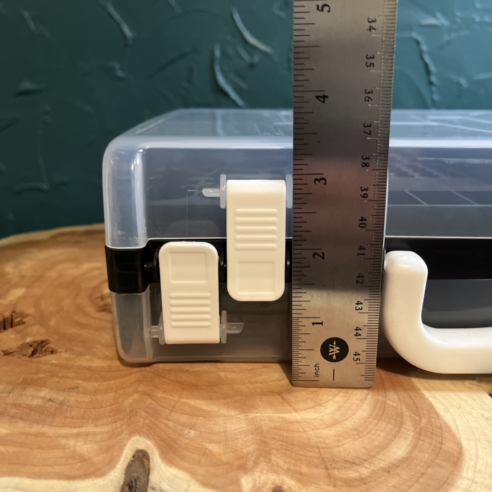 Double Sided Plastic Battery Storage Box With Battery Tester.