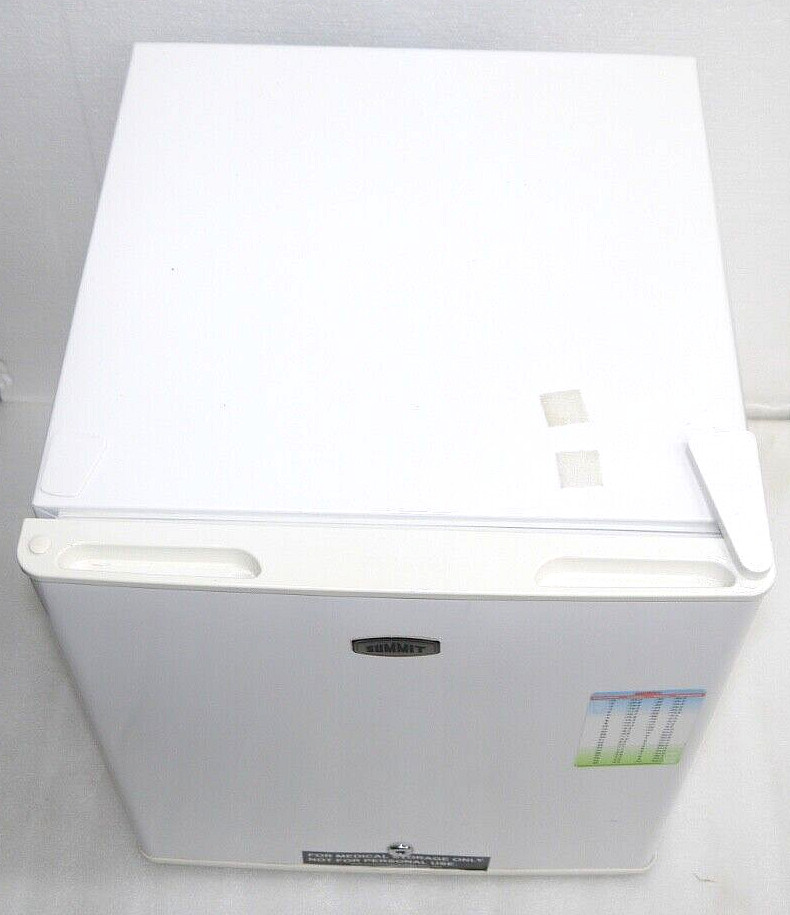 Summit FFAR22LW Compact All-Refrigerator 20.5&Prime; H x 17.38&Prime; W x 19.0&Prime; D New