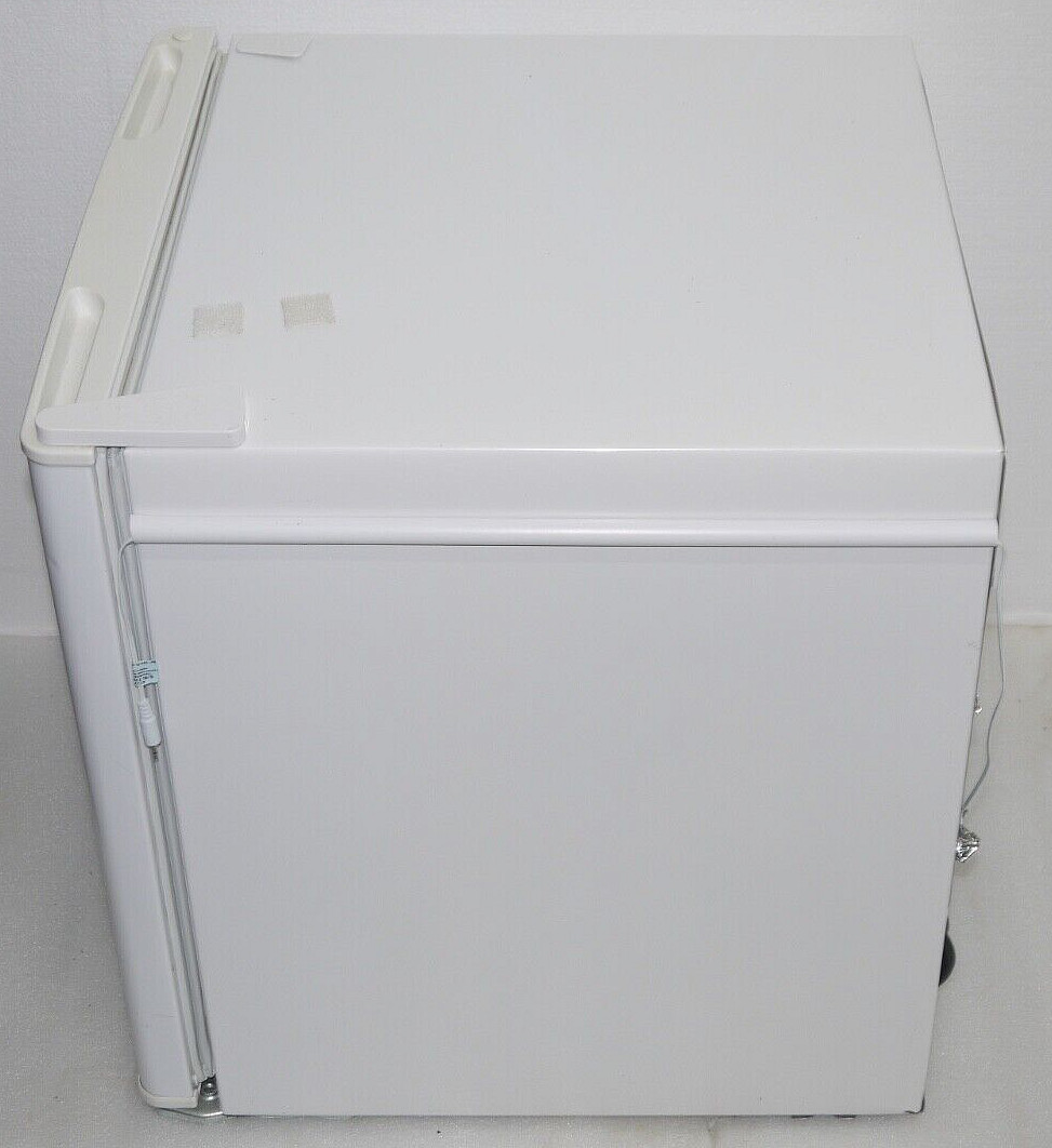 Summit FFAR22LW Compact All-Refrigerator 20.5&Prime; H x 17.38&Prime; W x 19.0&Prime; D New