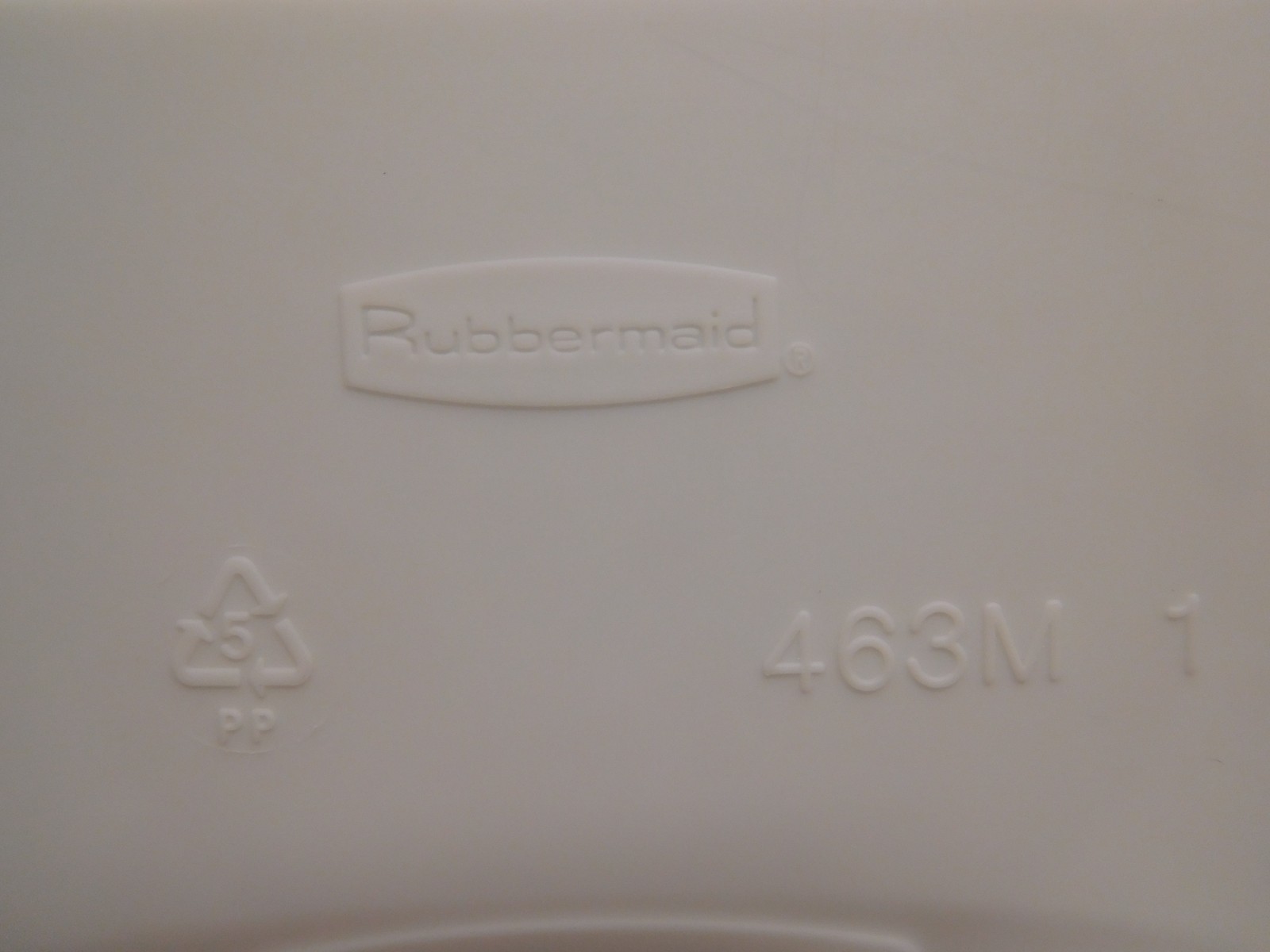 (Lot of 2) Rubbermaid Clever Store 6.5 Qt Rectangular Storage Containers — 2008